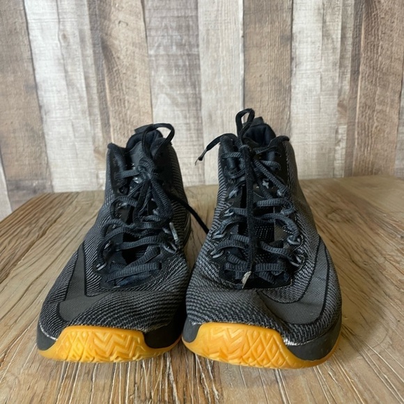 Nike Air Max Infuriate Sneakers - Picture 7 of 9